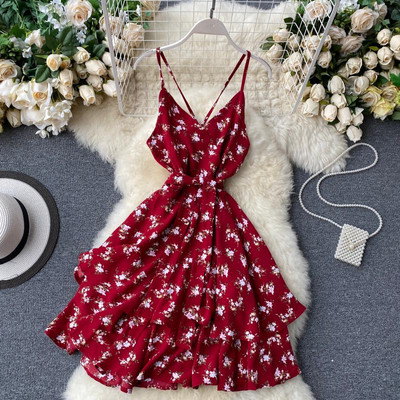 Пролетна-лятна дамска рокля с флорален десен и кръстосани презрамки