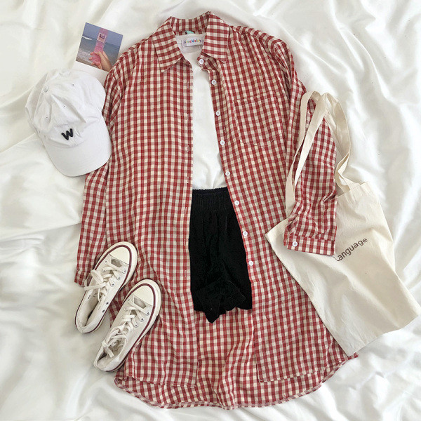 Cămașă roșie de damă în carouri cu guler clasic