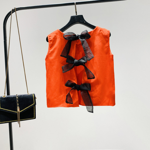 Uut mudelit naiste topp ovaalse dekoltee ja paeltega seljal