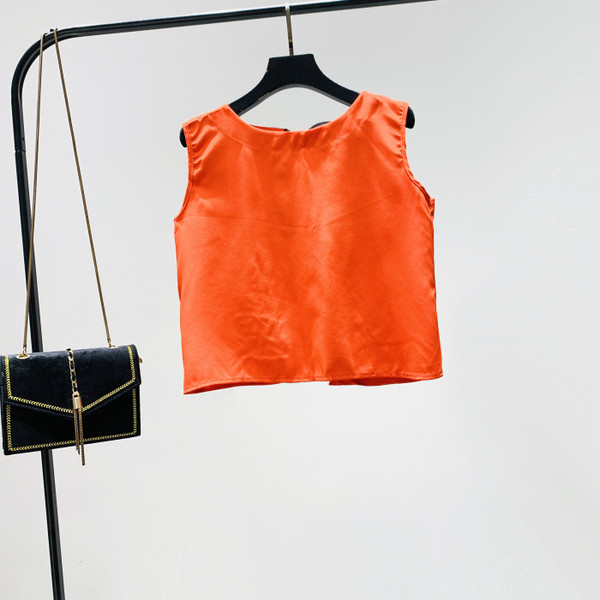 Uut mudelit naiste topp ovaalse dekoltee ja paeltega seljal