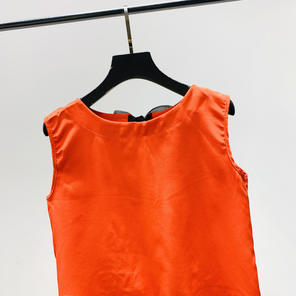 Uut mudelit naiste topp ovaalse dekoltee ja paeltega seljal