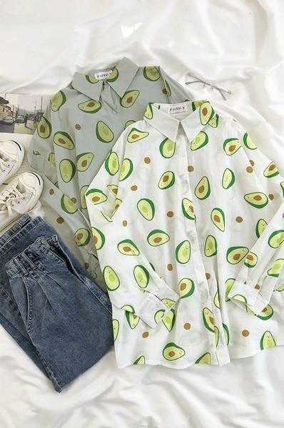 Cămașă modernă de damă cu imprimeu avocado