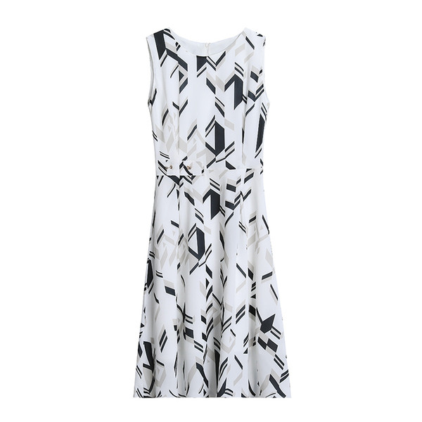 Стилна дамска рокля с широки презрамки и обло деколте