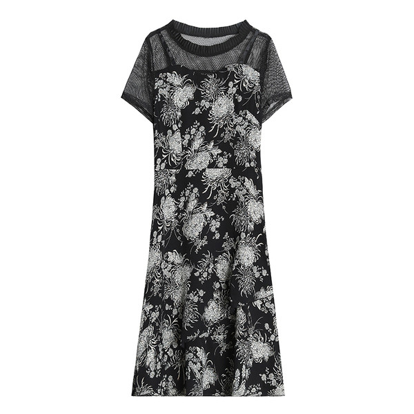 Ženska haljina sa cvjetnim motivima i okruglim izrezom