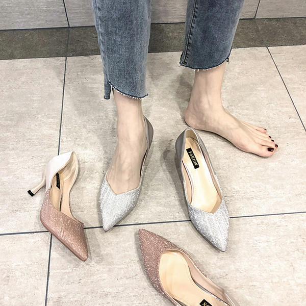 Pantofi dama model ascutit cu toc subtire si efect stralucitor