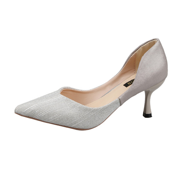 Pantofi dama model ascutit cu toc subtire si efect stralucitor