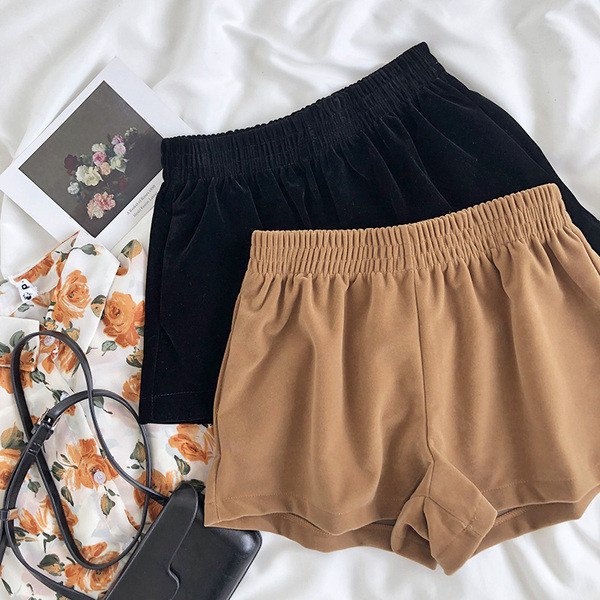 Alkalmi női rövidnadrág