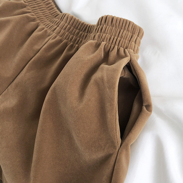 Alkalmi női rövidnadrág