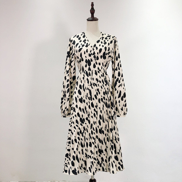 Női hajtogatott ruha spitz nyakkivágással