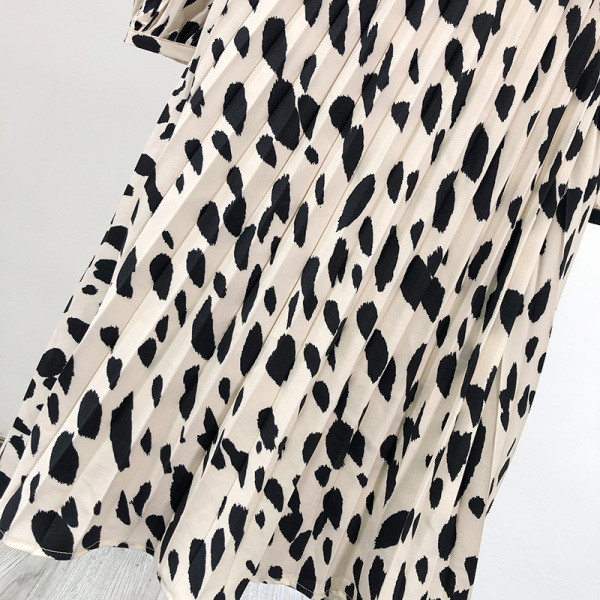 Női hajtogatott ruha spitz nyakkivágással