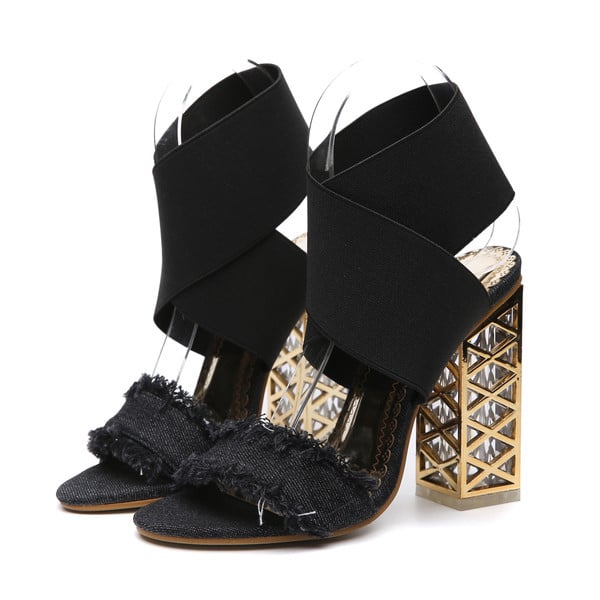 Modern női szandál vastag sarokkal és 35-40-es méretben