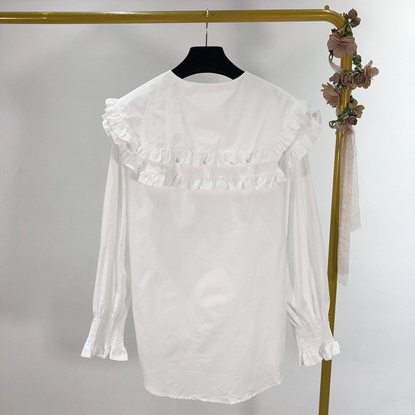 Cămașă albă de damă cu guler mare în stil retro