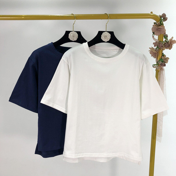 Rövid nyári póló rövid ujjal