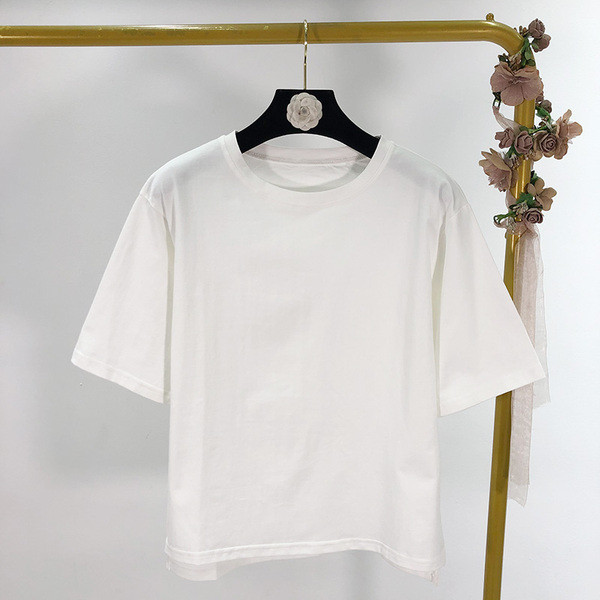 Rövid nyári póló rövid ujjal