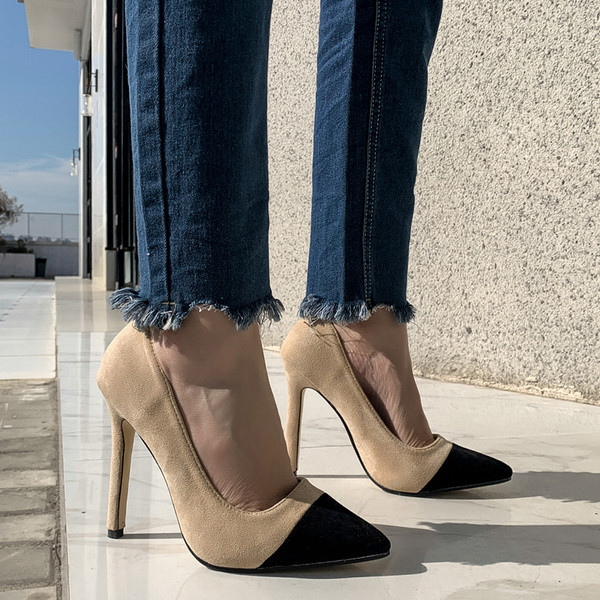 Modern női cipő sima modell magassarkúval