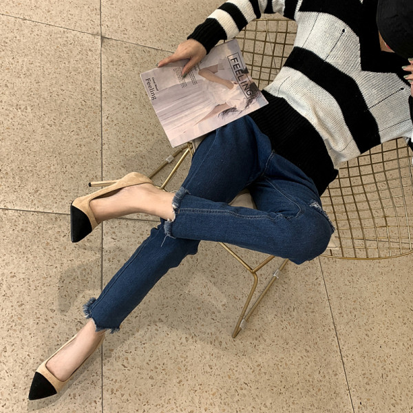 Modern női cipő sima modell magassarkúval