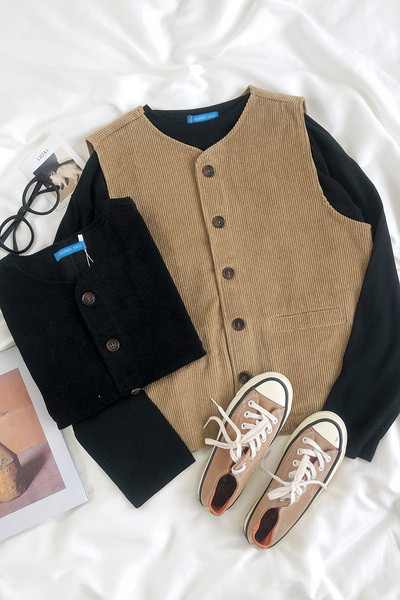 Retro női mellény gombokkal