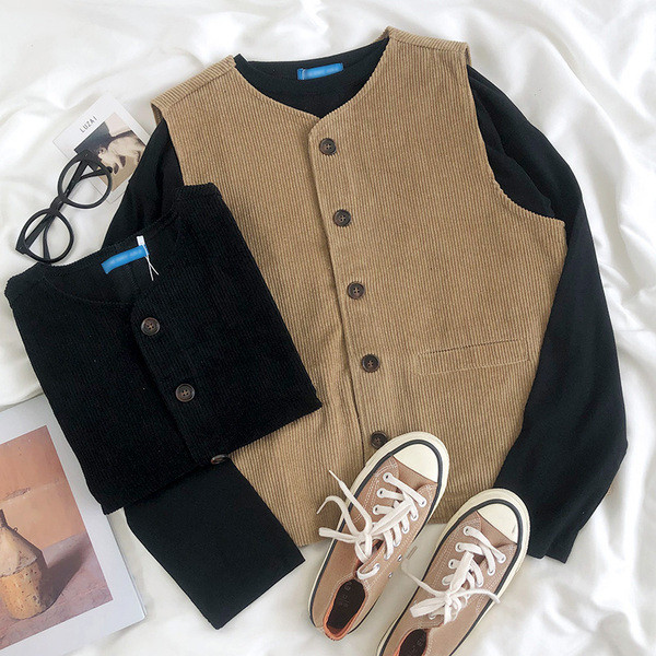 Retro női mellény gombokkal