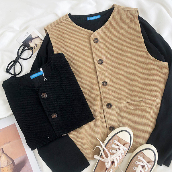 Retro női mellény gombokkal