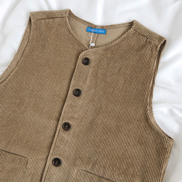 Retro női mellény gombokkal