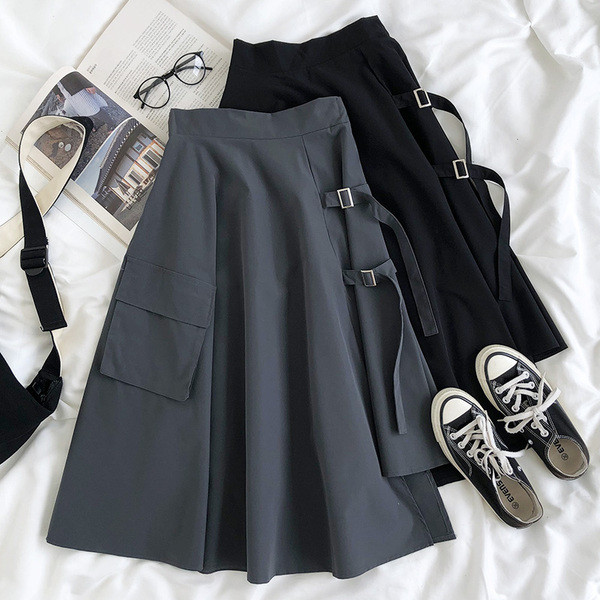 Hosszú női szoknya magas derékkal, zsebbel és csattal