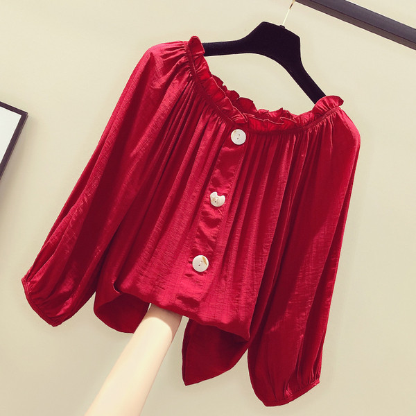 Alkalmi női ing gombokkal és kerek nyakkivágással