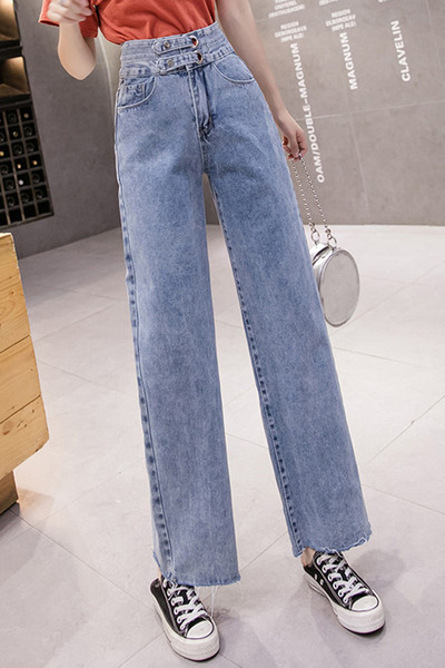 Stílusos női farmer övvel és magas derékkal