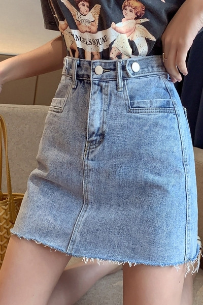 Lezser női rövid szoknya magas derékkal és zsebekkel