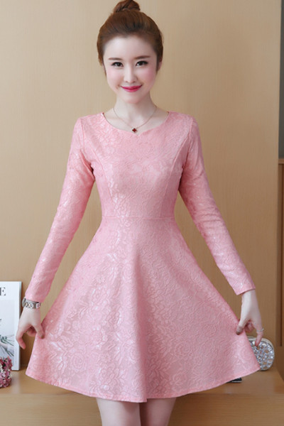 Rochie actuală de damă cu mâneci lungi și decolteu rotund