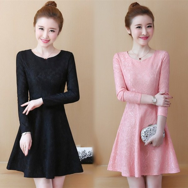 Rochie actuală de damă cu mâneci lungi și decolteu rotund