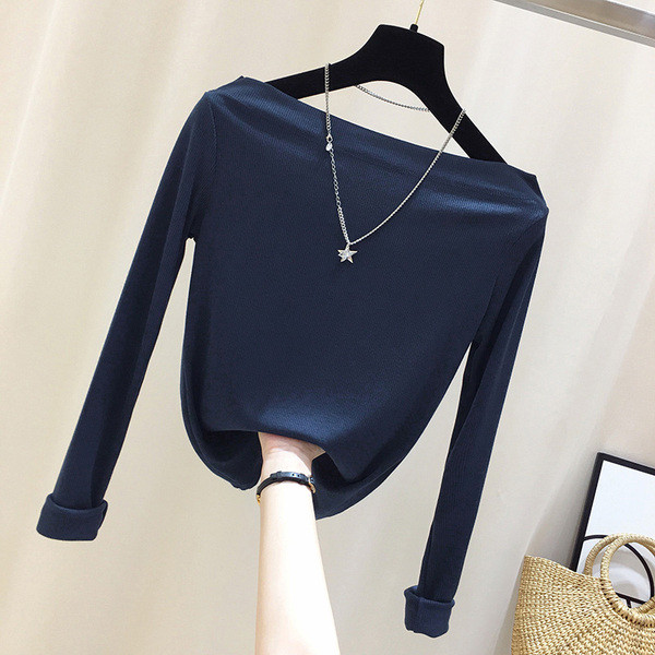 Bluză de damă modernă cu mâneci lungi și decolteu oval