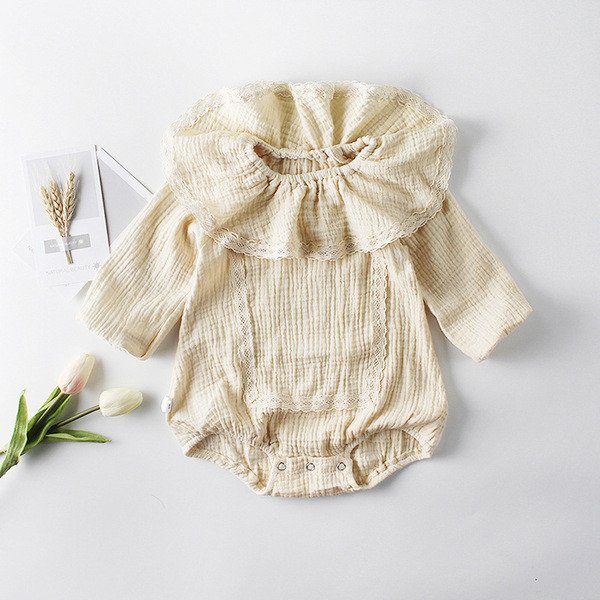 Baba body lányoknak hosszú ujjal és csipkével