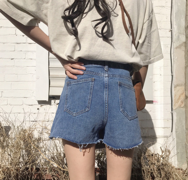 Modern női farmer rövid szoknya-nadrág gombokkal