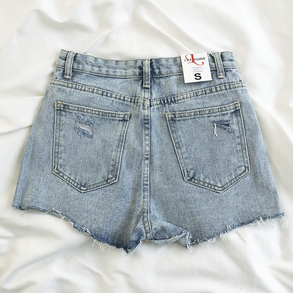 Retro női rövidnadrág magas derékkal, szakadt motívumokkal