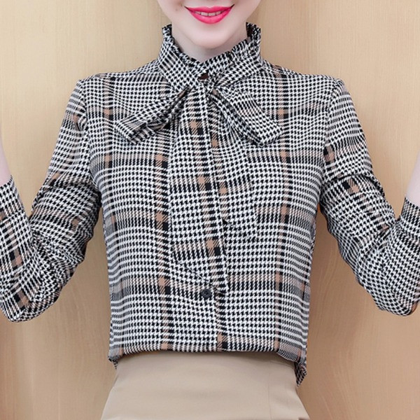 Kockás női ing magas gallérral és fűzővel