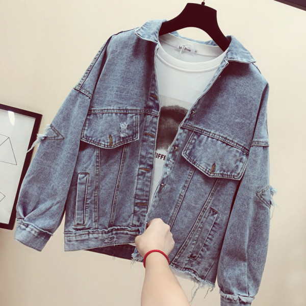 Tavaszi női farmerdzseki gombokkal