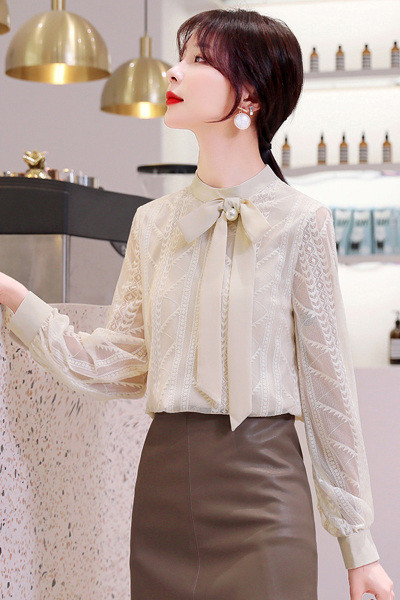 Stílusos női ing szalaggal, hímzéssel és hosszú ujjal