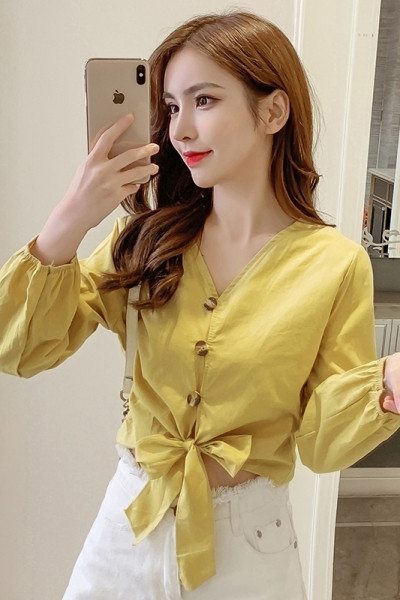 Alkalmi női rövid ing szalaggal és gombokkal