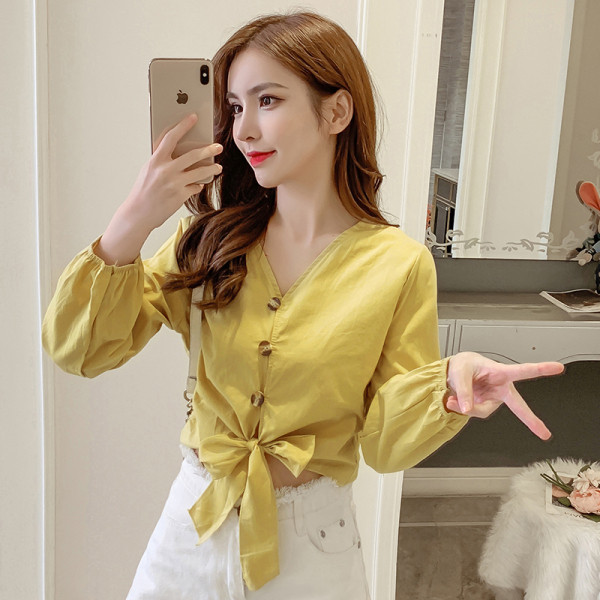 Alkalmi női rövid ing szalaggal és gombokkal