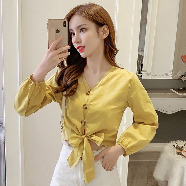 Alkalmi női rövid ing szalaggal és gombokkal