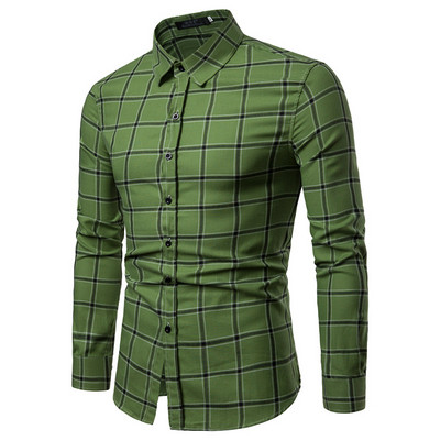 Ležerna muška karirana košulja s klasičnim ovratnikom i gumbima