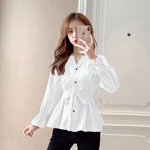 Női alkalmi ing gombokkal és szalaggal