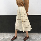 Fusta de dama plisata cu buline cu talie inalta