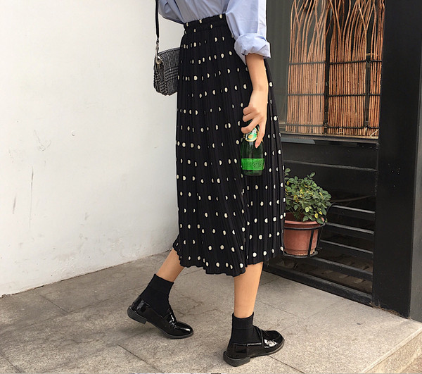 Fusta de dama plisata cu buline cu talie inalta