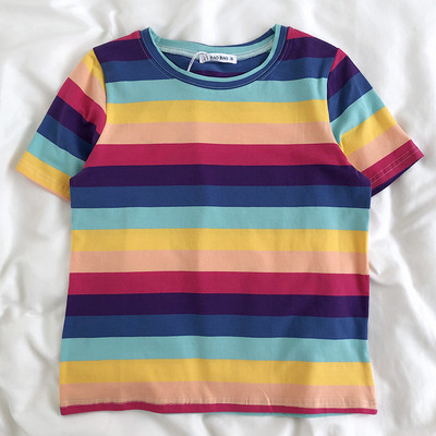 Dámske viacfarebné pruhované tričko s krátkym rukávom