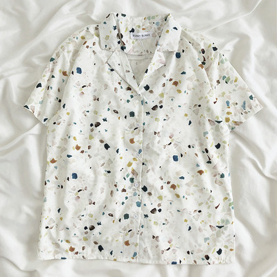 Ежедневна дамска риза с шпиц деколте и къс ръкав