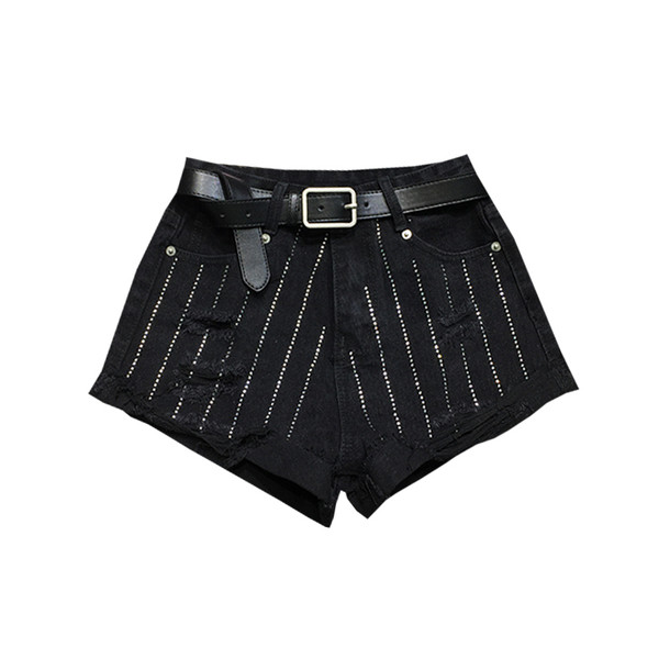 Pantaloni scurți de damă cu curea