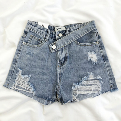 Къси дамски дънкови панталони с висока талия и скъсани мотиви