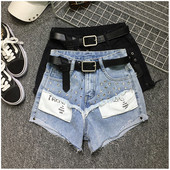 Női rövidnadrág magas derékkal, fém szegecsekkel