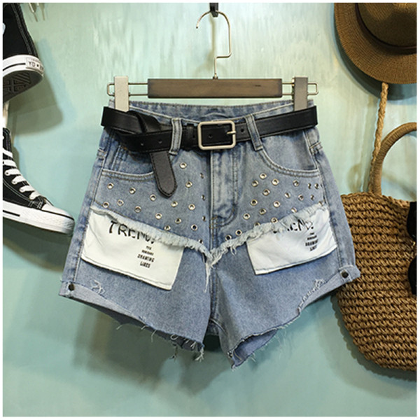 Női rövidnadrág magas derékkal, fém szegecsekkel